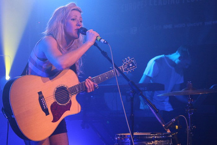 A concert photography shot of a female singer onstage - when not to use a flash