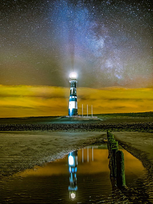 A night shot of the lighthouse in Breskens (The Netherland) 