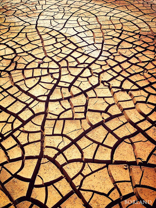 sand pattern caused by dehydration turned into beautiful sand photography