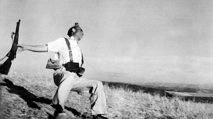 Spanish partisan being shot in the Spanish Civil War