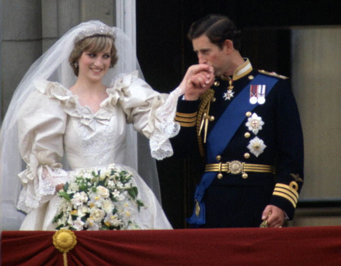 Wedding potrait of Prince Charles & Princess Diana, iconic photos by Tim Graham