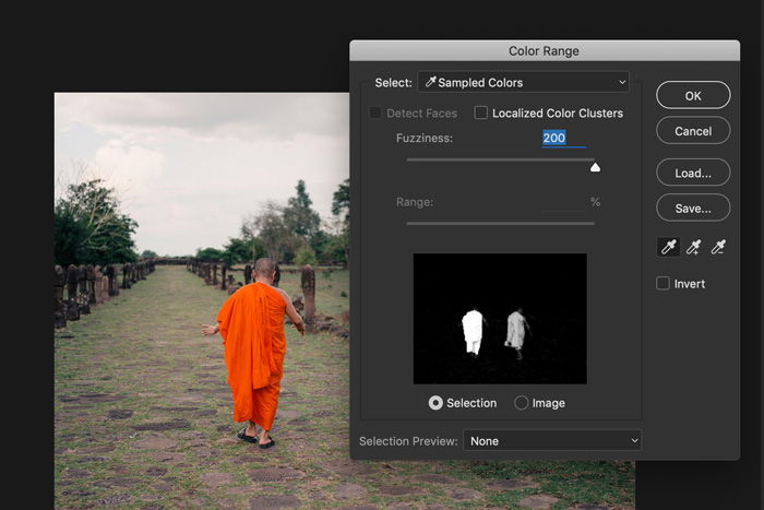 A screenshot showing how to use color range to change the color of an object in photoshop