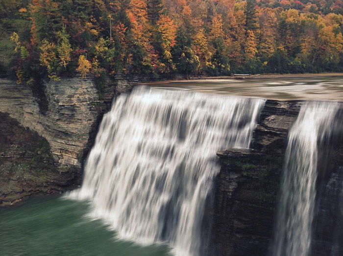 How to add waterfall effect in Photoshop -