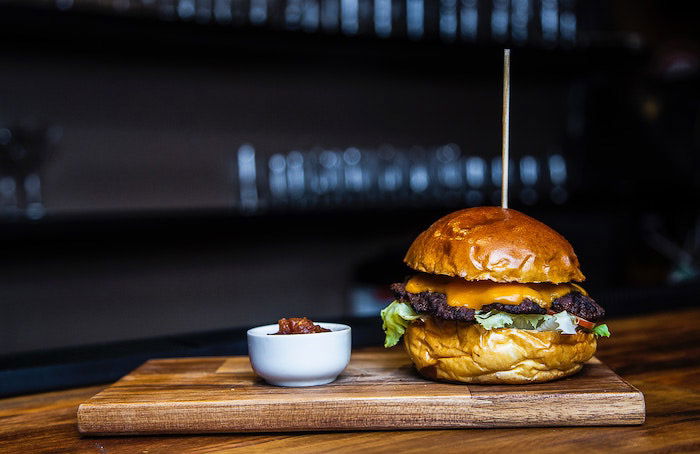 Mouthwatering cheeseburger photo