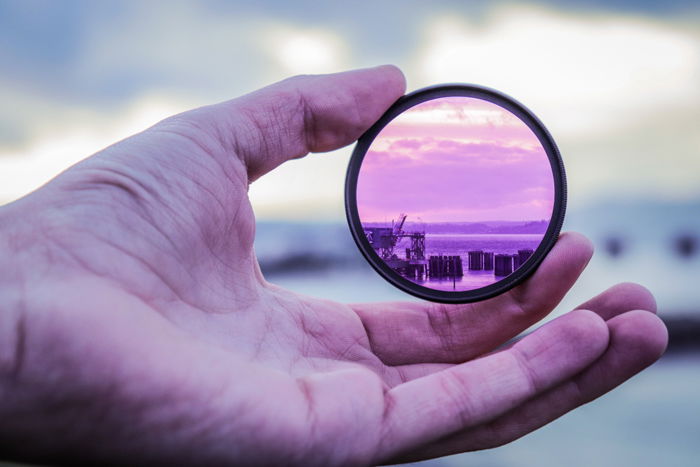 A hand holding a ndfilter