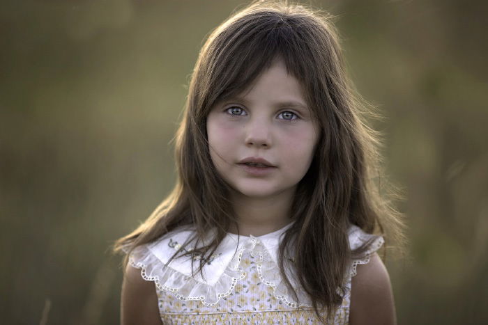 Portrait photo of a little girl