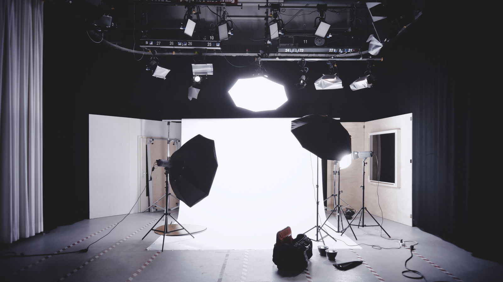 A studio setup using paramount portrait lighting