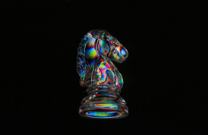 Photoelasticity chess piece