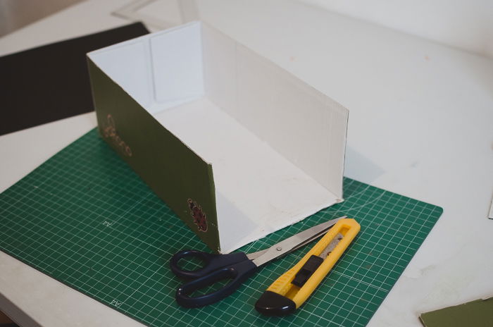 Cutting a box to make a DIY projector