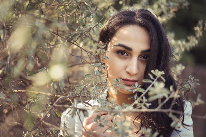 Portrait photo of a woman with natural light