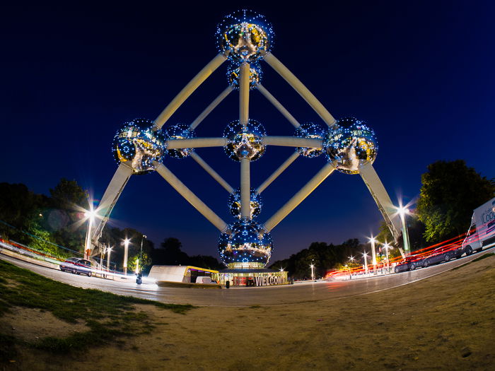 light trail photo of Brussel's famous landmark, the Atomium