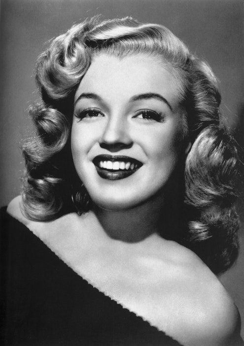 A black-and-white portrait of Marilyn Monroe using a 1 light setup for portraits