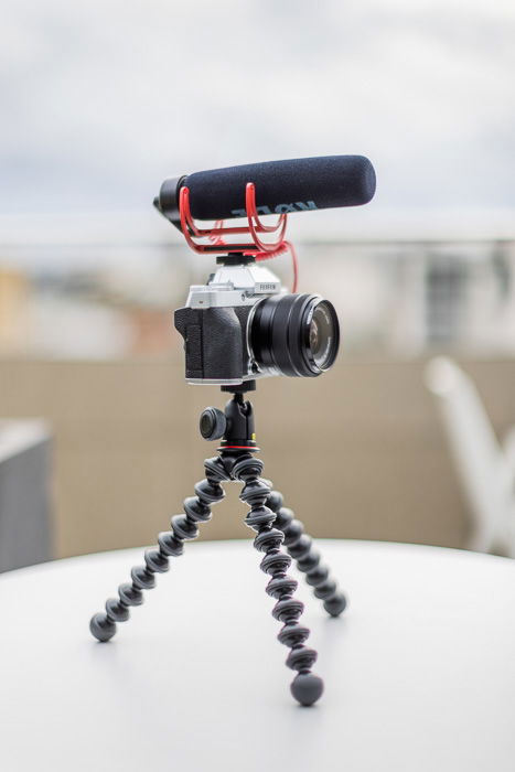 Image of the Fujifilm X-T200 vlogging kit with tripod and microphone