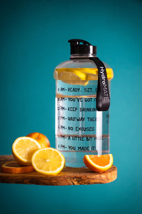 Product photography photo of a water battle with oranges