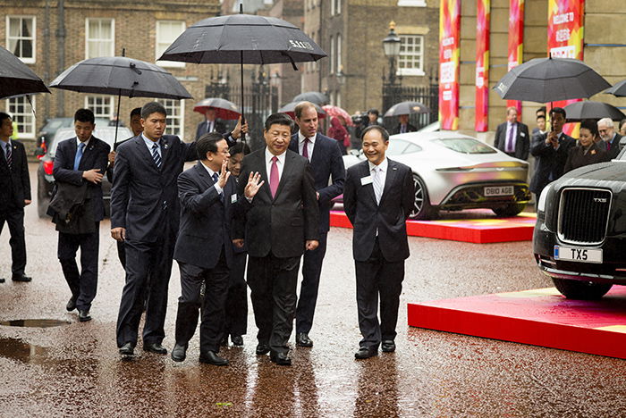 Xi Jinping at St James’ Palace London show with a Leica M10