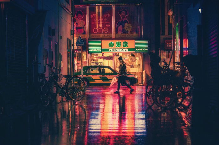 Night photography of a street scene in Japan