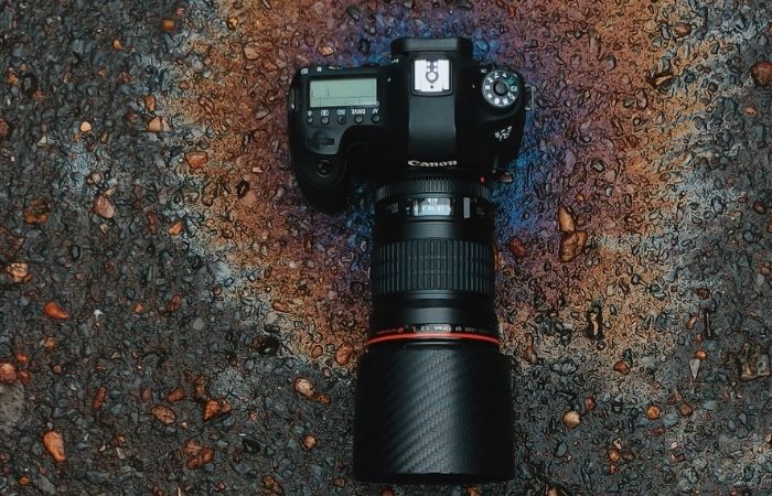 an overhead shot of a dslr camera showing hot shoe