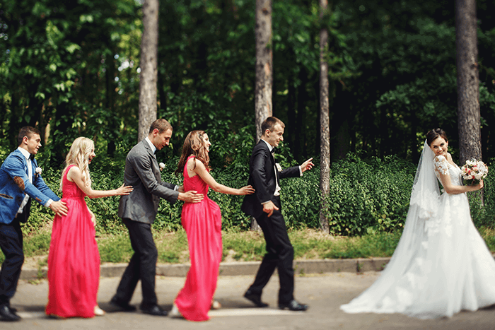 groomsmen photo idea: Side on walking shot