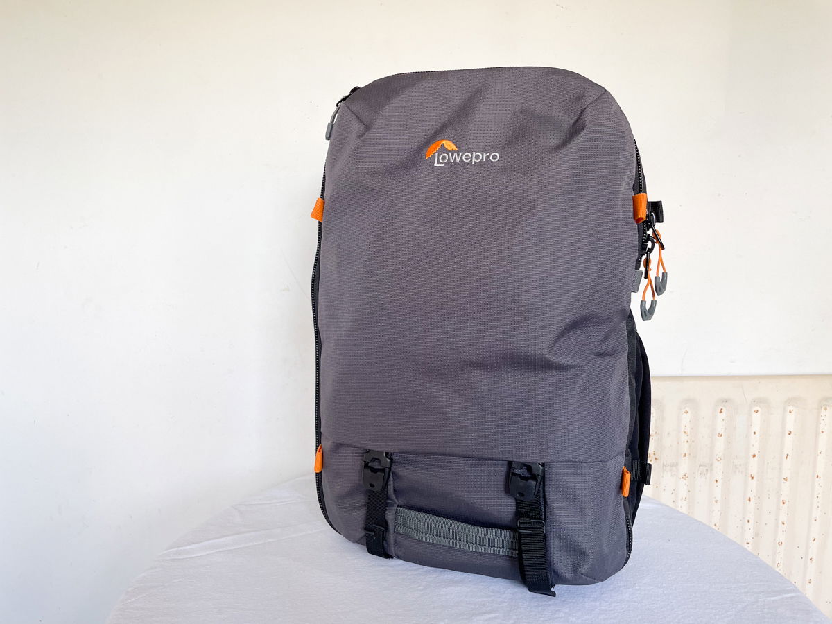 Front view of Lowepro Trekker Lite