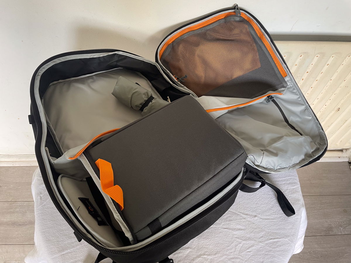 Lowepro Trekker Lite open