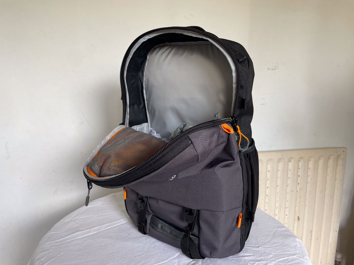 Lowepro Trekker Lite top access