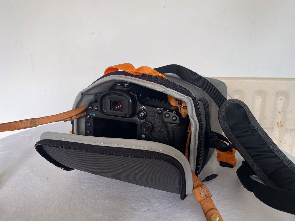 Lowepro Trekker Lite canon 5d inside the gearup bag