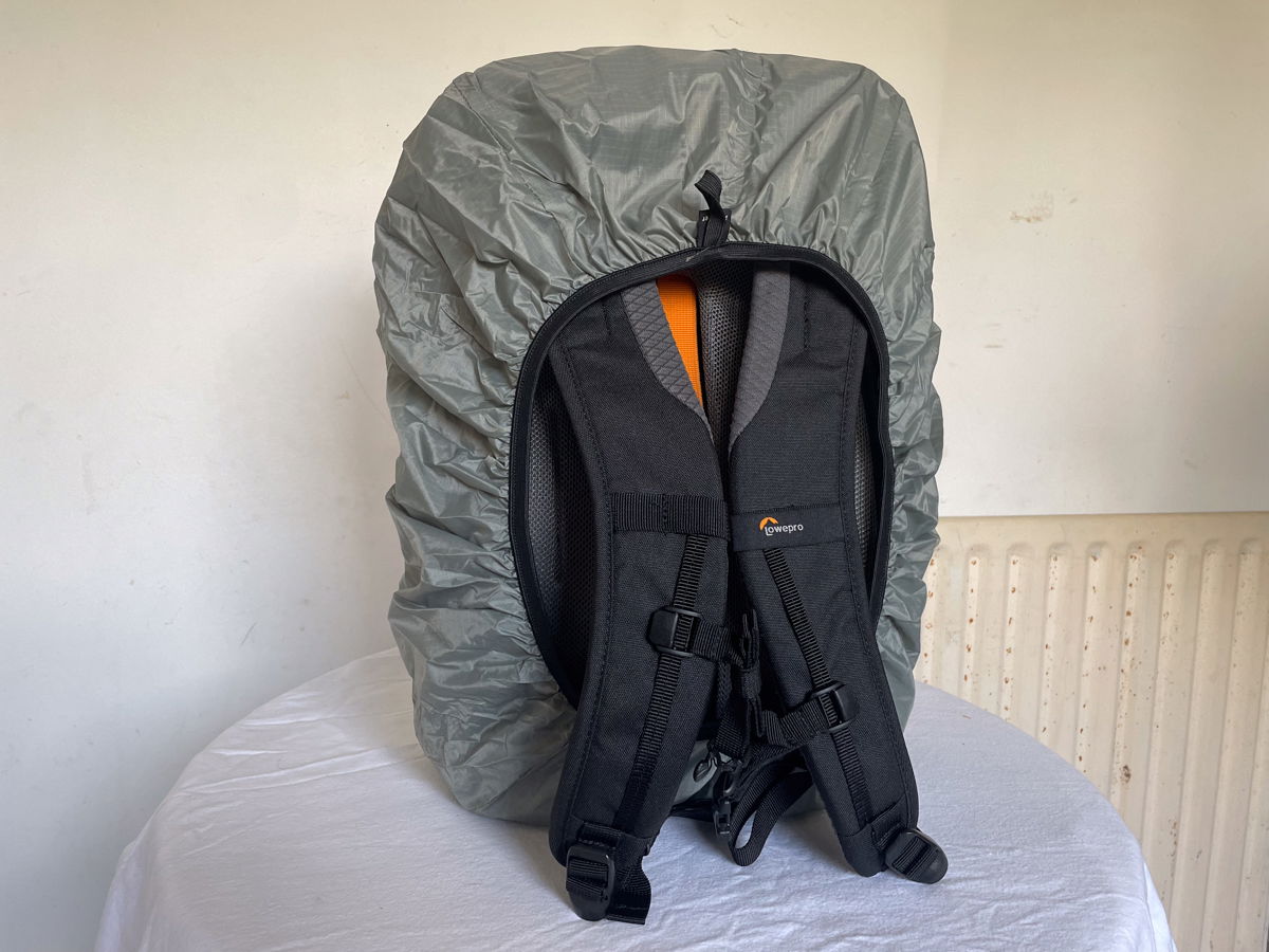 Lowepro Trekker Lite waterproof cover from back