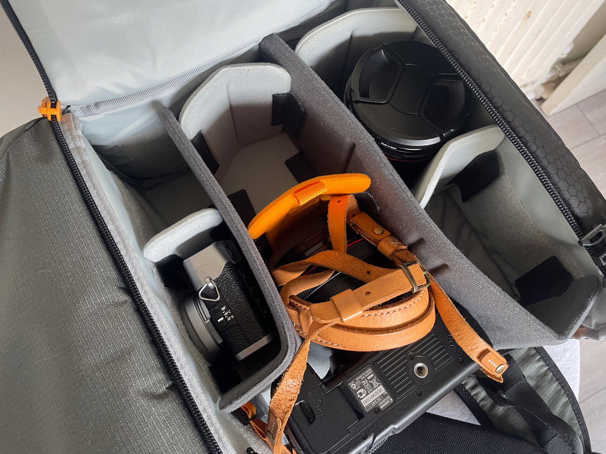 Lowepro FastPack full camera compartment