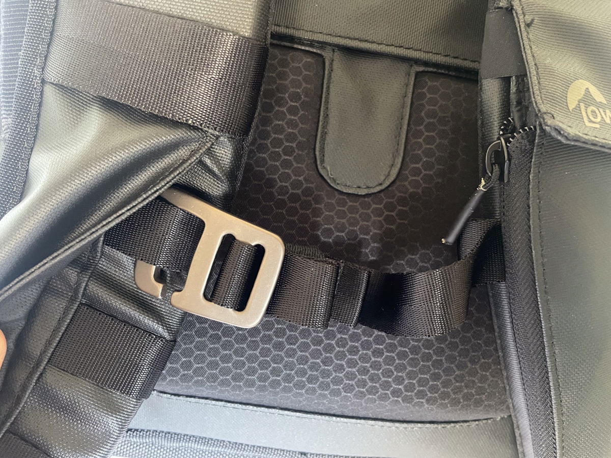 chest straps on the Lowepro Freeline