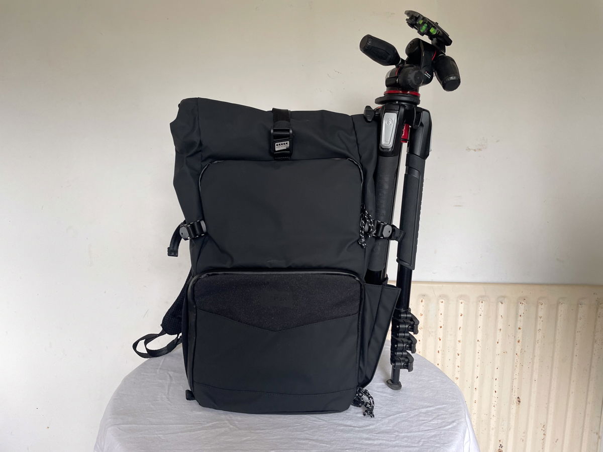 Tenba DNA tripod attached