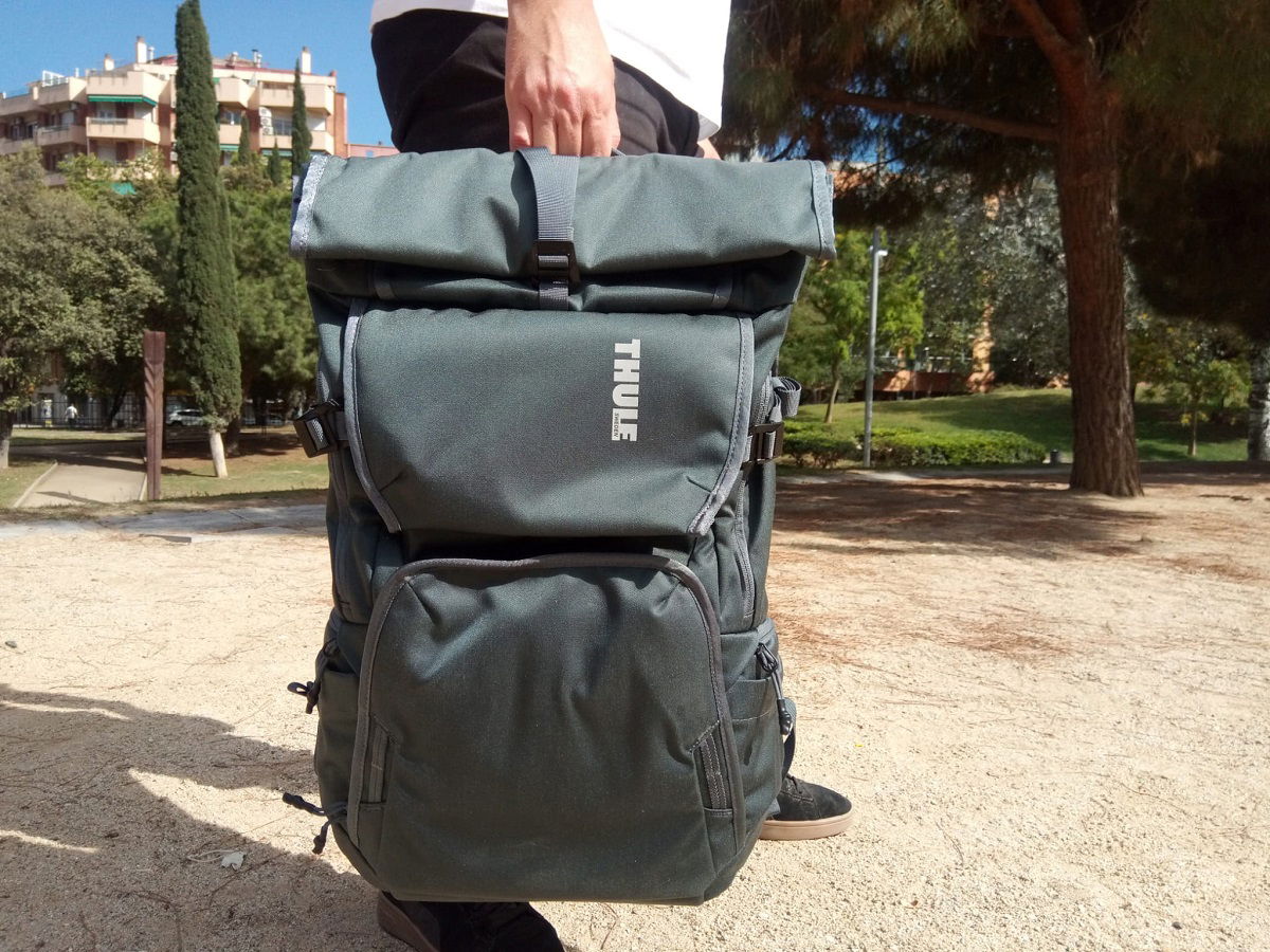 Carrying bag with top handle