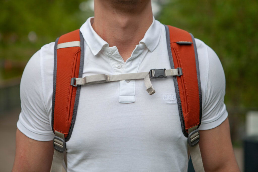 Shoulder straps of the Nomatic Luma Camera Pack