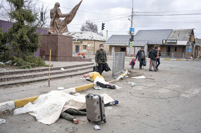 Covered dead bodies in a Ukraine street