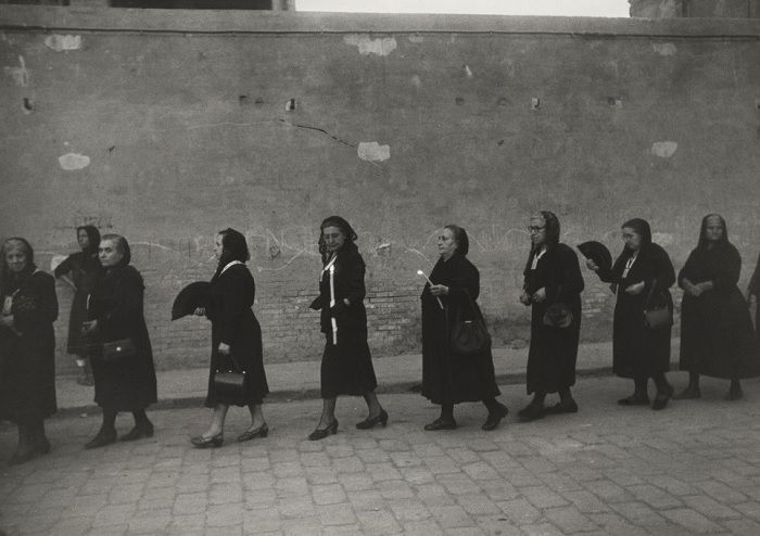 Line of nuns